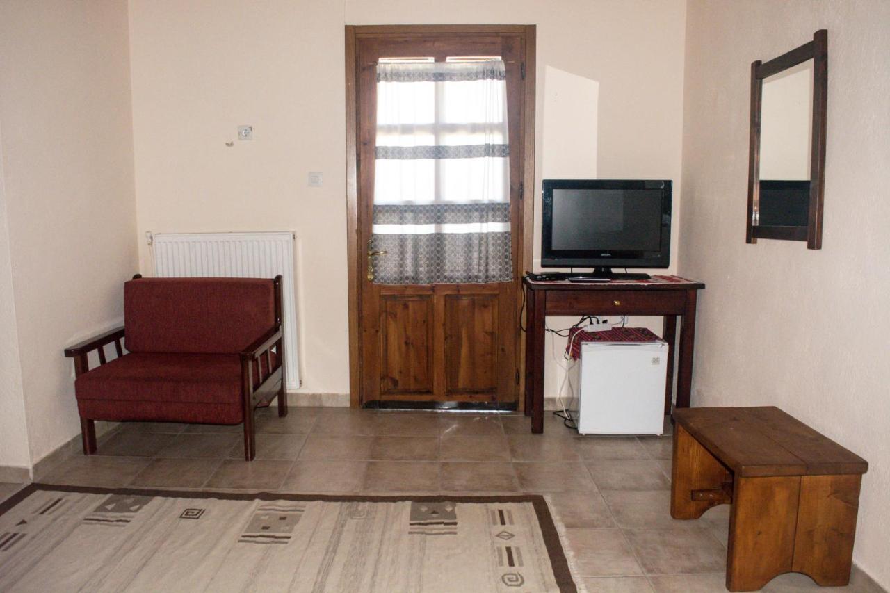 Varnous Hotel Agios Germanós Exterior foto